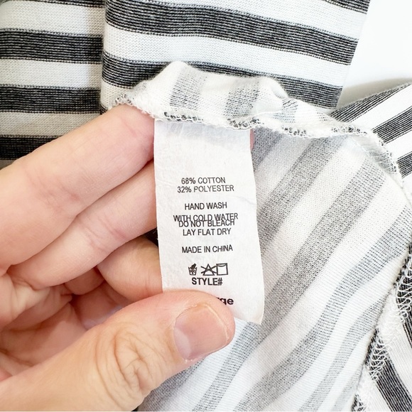 ENTITY | Striped Crew Neck Shirt Size XL - Picture 5 of 5